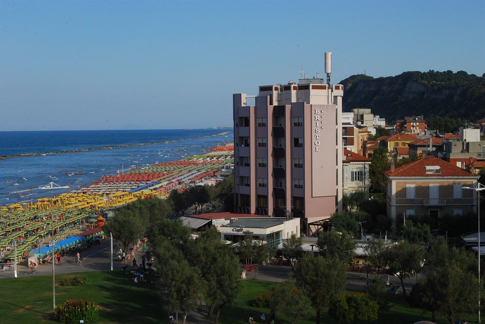 Hotel Bristol Pésaro Exterior foto